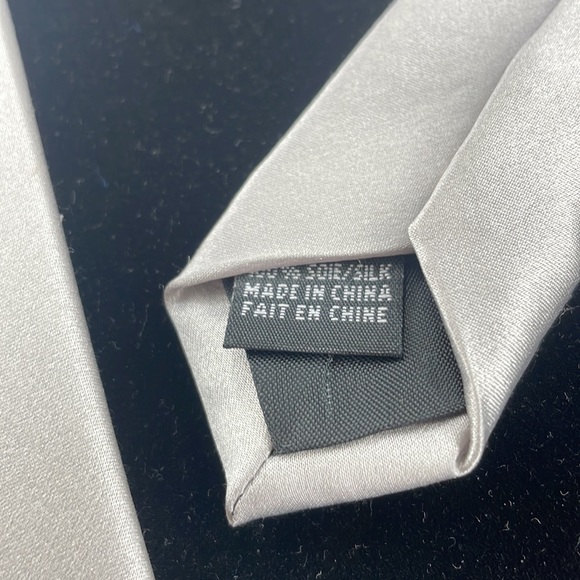 Silver, Arrow Necktie 100% Silk - Picture 2 of 5
